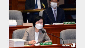 ‘성관계 노골적 표현’ 논란, 여가부 ‘성교육 도서’ 결국 회수