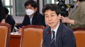 윤건영 “뉴질랜드, 외교적 무례”…“사과 못드린다”한 강경화 옹호