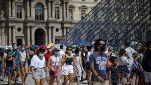 佛파리 마스크 안쓰면 벌금 19만원…“봉쇄 전 최후수단”