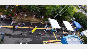 교회 요양원 목욕탕 등 일상공간서 속속 감염… 장기전 접어드나