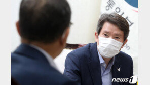 北 호응 없지만…이인영, 작은교역·개별관광 의지 거듭 확인