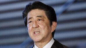 靑, ‘아베 총리 사임 결정’ 보도에 “내용 보고 판단”