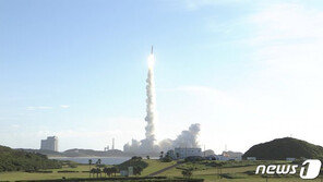 UAE ‘아말’ 화성탐사선…첫 궤도 조정 지점 돌파