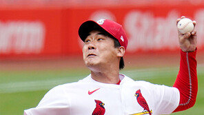 ‘맞혀잡기’ 도가 튼 김광현, 12이닝 연속 비자책