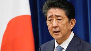 8년 집권 아베 발목잡은 지병