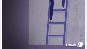 사다리에서 간판제거 작업 중 떨어진 50대 남성 사망