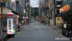 한달 누적 확진자 5000명 넘었다…3월 이후 처음