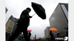 [날씨]서울·경기에 밤까지 비 내려…시간당 30㎜ ‘매우 강한 비’