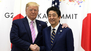 “아베·트럼프, 31일 통화 예정…양호한 미일관계 유지 확인”