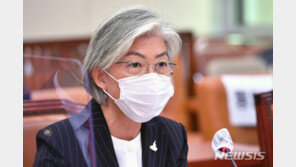 강경화 “뉴질랜드 성추행 사건에 어떤 형태로든 책임질 것”