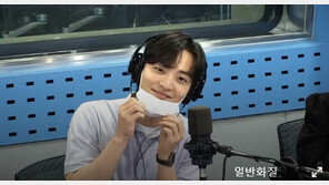 배우 김민재 “아버지·형도 저음…내 목소리 집에서 제일 얇아”