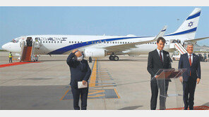 이스라엘 비행기, UAE 첫 취항… ‘트럼프 사위’ 쿠슈너도 동행
