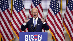 바이든 “‘4년 더’ 트럼프로부터 안전한 美 원해”