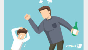 5살 의붓아들 대리석 바닥에 밀쳐 숨지게 한 40대 ‘징역 12년’