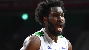 프로농구 블록슛 1위 DB 오누아쿠, 한국 훈련합류 거부