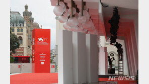 베니스영화제 2일 축소 개막…‘낙원의 밤’ 韓 유일 초청