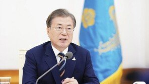 文대통령 “파업 의사들 짐까지 떠맡은 간호사…감사와 존경”