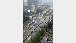 ‘광화문 집회發’ 거짓 진술에…공장 멈추고·방역비는 눈덩이