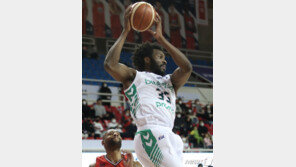 ‘프로농구 DB와 재계약’ 오누아쿠 연락두절…교체 예정