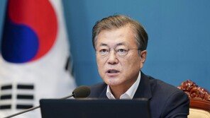 文대통령 간호사 격려글에…“위로 메시지” vs “국민 분열” 여야 공방