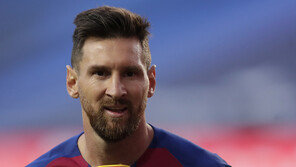 바르샤와 만난 메시 아버지 “아들, 1년 더 잔류 할 수 있어”