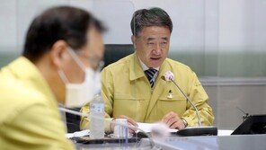 ‘사회적 거리두기 2.5단계’ 오늘 연장할 듯…“확진자 규모 아직 커”