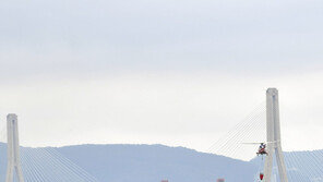 부산 케이블제조사 물류창고 큰 불…4억원 피해 추산