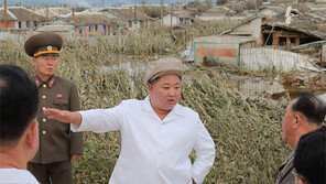 태풍 피해지역 찾은 김정은, 현장서 도당위원장 해임