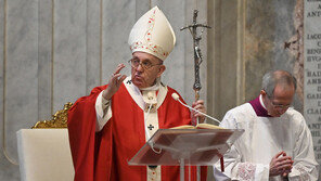 교황 “험담이 코로나19보다 나빠…험담 말아야”