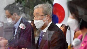 김종인 “추미애=엄마찬스, 조국=아빠찬스 데자뷔…즉각 사퇴해야”