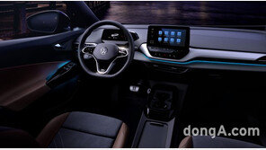 폭스바겐, 브랜드 첫 SUV 전기차 ‘ID.4’ 실내 공개… “차별화된 넉넉함 구현”