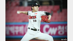 KT 소형준, KBO리그 8월 MVP 선정…고졸 신인 역대 두 번째