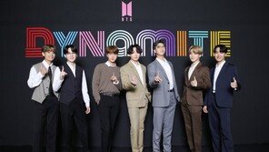 “‘뉴 노멀’임을 입증” 방탄소년단 ‘핫100’ 2주 연속 1위에 외신 극찬