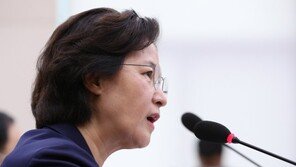 김종인 “文대통령, 조국·추미애로 사회 혼란 야기…결단하라”