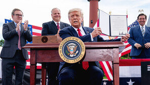 트럼프 “여기가 내 집”… 격전지 플로리다주서 바이든 따라잡아