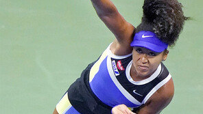 나오미, 8강전도 가볍게