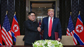 “트럼프, 김정은에게 핵무기는 사랑하는 집과 같다고 비유”