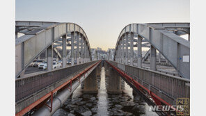 한국전쟁 총탄 흔적 ‘한강대교’, 1호 서울시 등록문화재 됐다