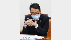 與, 윤영찬 논란에 “포털 공정성 검증 당연…대관 업무 없애야”