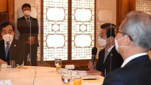 朴의장-여야대표 첫 회동… 추석 전 재난지원금 집행 한목소리