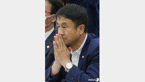 한병도 “내 아들 심한 자폐인데 軍면제 지적…슬픈 가족사 꺼내야 하나”