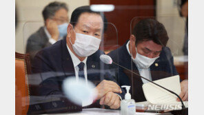 장군 출신 한기호 “다 전화로 휴가연장 할텐데, 어쩌려고…”