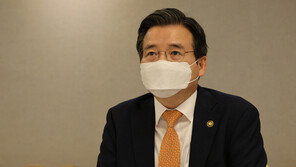 정부 “소상공 현금 지원, 선지급·후확인…별도 서류 없이 가능”