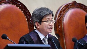 ‘법원의날’ 김명수 대법원장 “외부평가는 성찰의 기회”