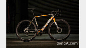 “아벤타도르보다 희귀한 자전거”… 람보르기니, 63대 한정 ‘써벨로 R5 람보르기니 에디션’ 공개