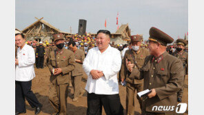 김정은, 한 달 만에 황해도 수해 현장 다시 찾아…민생 행보 계속
