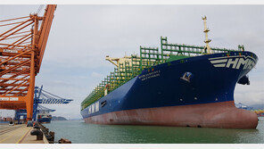 HMM, 세계 최대 컨테이너선 12척 모두 출항