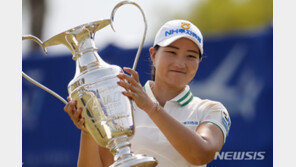 ‘연못에 풍덩’ 이미림 “우승 믿기지 않아…하루 칩인 3번은 처음”