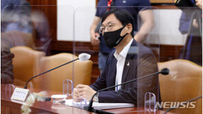 靑 경제수석 “통신비 지원 비판, 이해불가…제일 효과적”