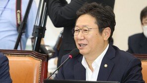 보수단체, ‘당직사병 실명공개’ 민주당 황희 의원 대검 고발
